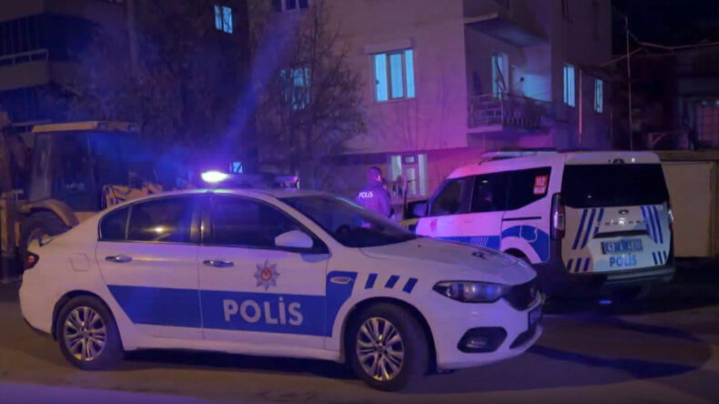 Annesine Şiddet Uygulayan Babasını D&ouml;vd&uuml;