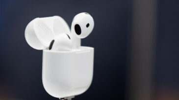 Apple'ın AirPods'a Getirdiği Yenilik: Terc&uuml;manlık &Ouml;zelliği