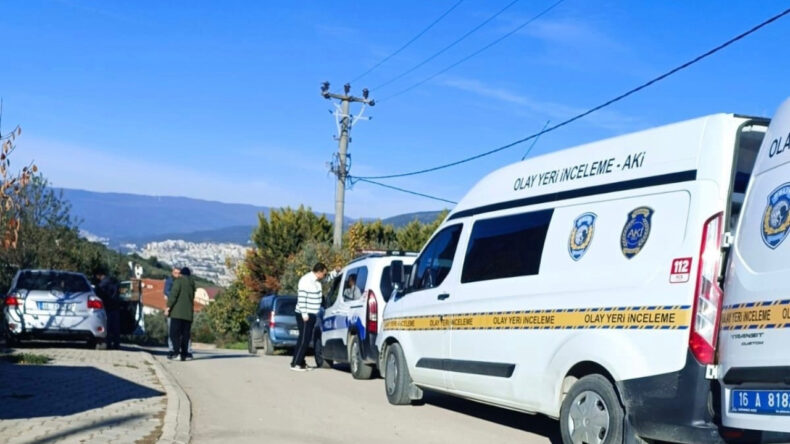 Aracında Fenalaşan S&uuml;r&uuml;c&uuml; Hayatını Kaybetti