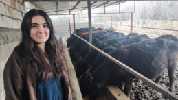 Atama Beklerken Hayvancılıkla İlgilenmeye Başladı