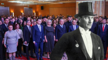 Atat&uuml;rk'&uuml;n &Ccedil;alışmaları Finlandiya'da Hayranlık Uyguladı