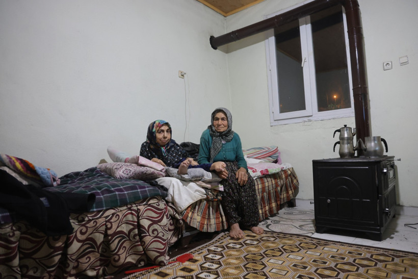 Engelli Kız ve Annesi