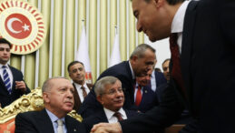 Babacan'dan Erdoğan'a &ccedil;ağrı: Fişi &ccedil;ekin