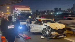 Bağcılar'da Zincirleme Trafik Kazası: &Uuml;&ccedil; Şerit Kapatıldı