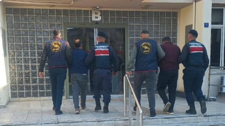 Bah&ccedil;eden &Ccedil;alınan Zeytinler Fabrikada Bulundu: 400 Kilogram