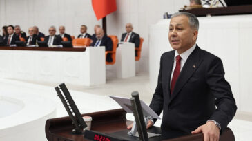 Bakan Yerlikaya: 2016'dan bu yana &uuml;lkesine d&ouml;nen Suriyeli sayısı 1 milyon 330 bin