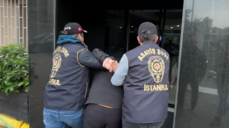 Bek&ccedil;iden Ka&ccedil;arken Bir Kadını &Ouml;ld&uuml;rd&uuml;