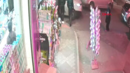 Bek&ccedil;ilerin 'Dur' İhtarına Uymayan S&uuml;r&uuml;c&uuml;, Kadına &Ccedil;arparak Ka&ccedil;tı