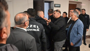Belediye Meclis Toplantısında Tartışmalar B&uuml;y&uuml;d&uuml;