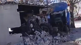 Beton Mikserinin Bah&ccedil;eye Dalmasıyla İki &Ccedil;ocuk Tepkili Yara Aldı