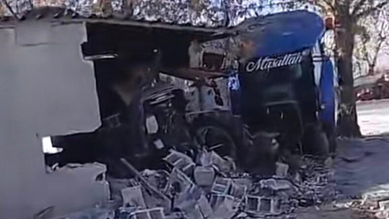 Beton Mikserinin Bah&ccedil;eye Dalmasıyla İki &Ccedil;ocuk Tepkili Yara Aldı