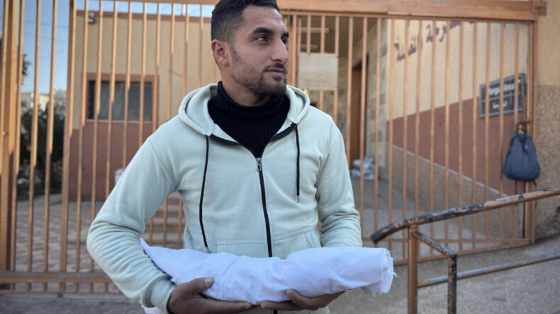 Bir aylık bebek soğuktan &ouml;ld&uuml;