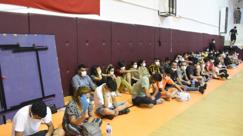 Bir yılda 150 binden fazla g&ouml;&ccedil;men yakalandı