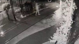 Biri Video &Ccedil;ekti, Diğeri Ateş A&ccedil;tı