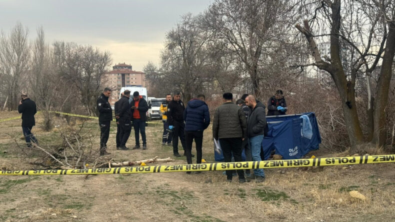 Boş Arazide Erkeğe Ait Ceset Bulundu