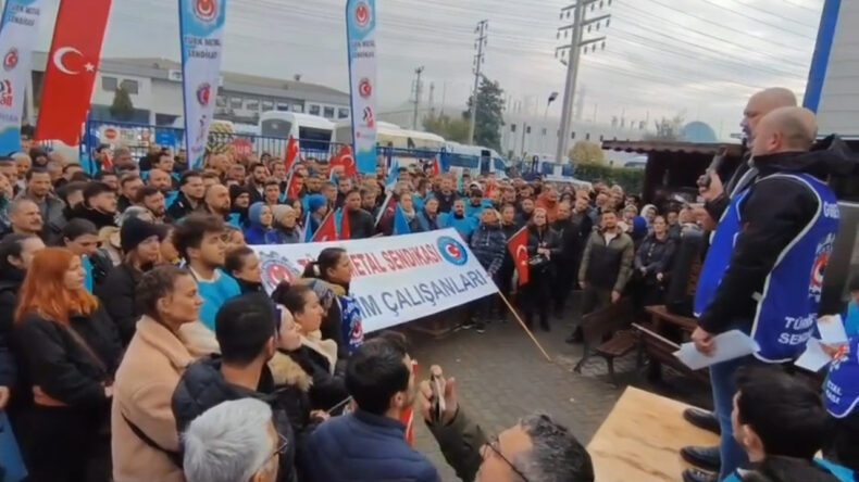 Bursa&rsquo;da Fabrikada TİS Eylemi: 'Hakkımızı İstiyoruz, Onlar Haklarımıza G&ouml;z Dikiyor'