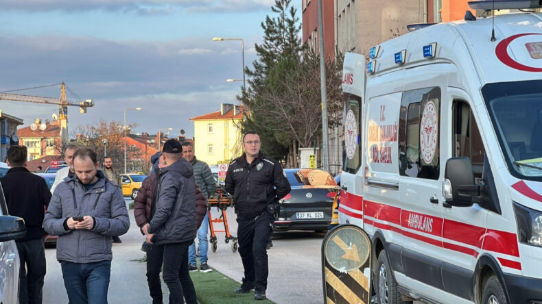 Caddede Kovalamaca: T&uuml;fekle Ateş A&ccedil;tı