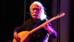 Cahit Berkay trafik kazası ge&ccedil;irdi! Aracı restorana girdi