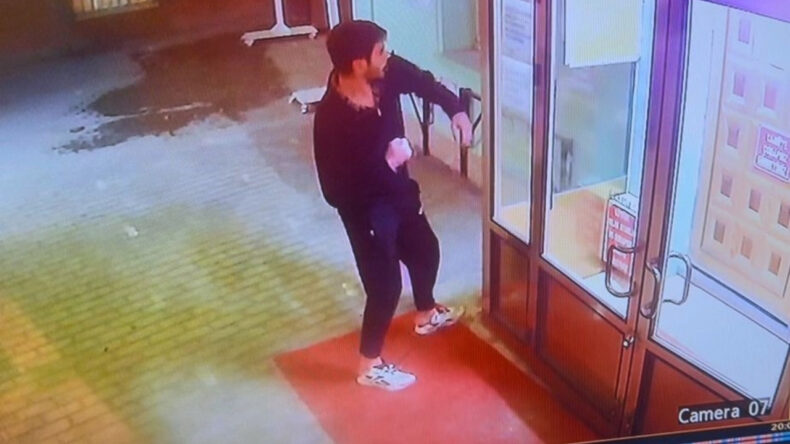 Cami Kapısına Saldırı: Şahıs Tutuklandı