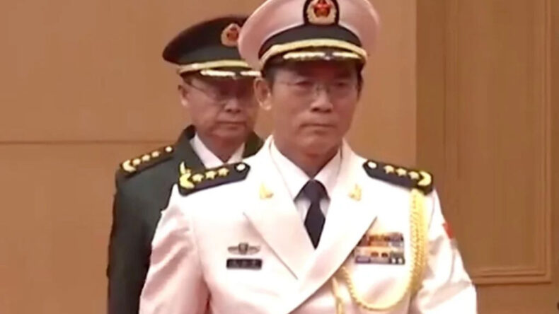 &Ccedil;in Ordusunda Yolsuzlukla M&uuml;cadele: &Uuml;&ccedil; &Uuml;st D&uuml;zey İsim G&ouml;revden Alındı