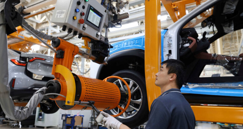 &Ccedil;in'de &Uuml;retici Fiyatlarında D&uuml;ş&uuml;ş Devam Ediyor