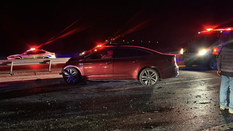 Çanakkale'de 2 otomobil çarpıştı: 5 ölü, 1 yaralı