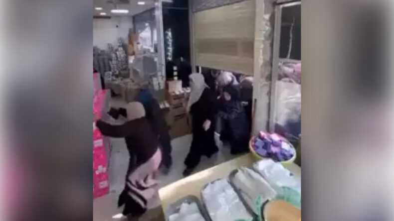 &Ccedil;eyiz Mağazası A&ccedil;ılışında B&uuml;y&uuml;k Yoğunluk: İndirim Coşkusu Sona Eriyor