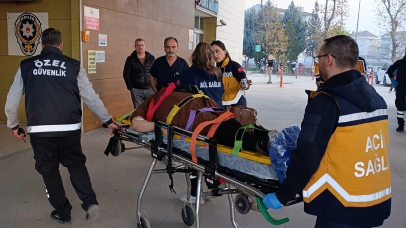 İş&ccedil;i Servisi Kaza Yaptı: 11 Yaralı