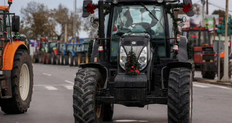 &Ccedil;ift&ccedil;i Grevi Sınır Kapılarını Fel&ccedil; Etti: T&uuml;rkiye'den TIR Ge&ccedil;işleri Durduruldu