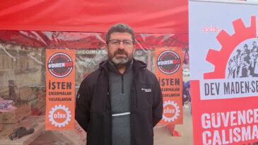 İş&ccedil;iler Bir Telefonla İşten &Ccedil;ıkarıldı: "&Ccedil;ocuğumun Ağlayışı G&ouml;z&uuml;m&uuml;n &Ouml;n&uuml;nde"