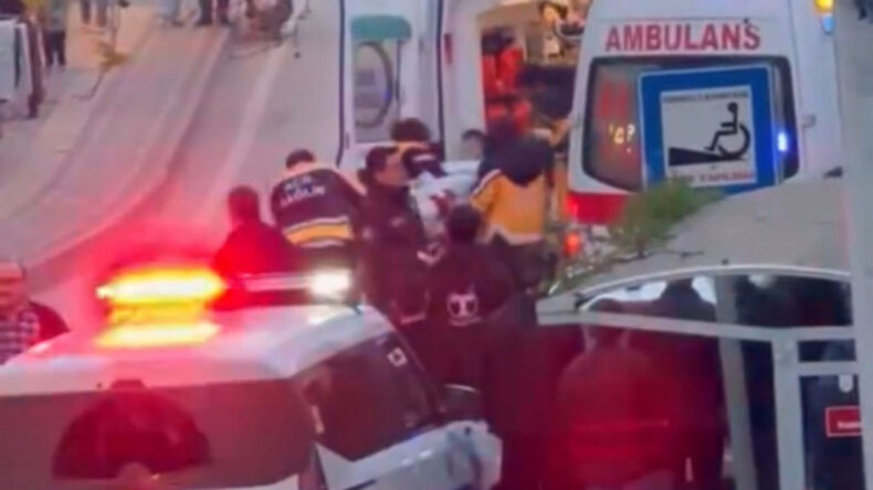 &Ccedil;ocuklar Arasındaki Bı&ccedil;aklı Kavga