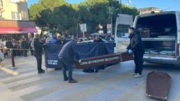 &Ccedil;&ouml;p Kamyonu &Ccedil;arptı, Kadın Hayatını Kaybetti