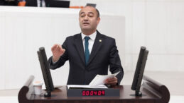 CHP'li Karabat: Sanayi &Ccedil;&ouml;k&uuml;yor, Ekonomik D&uuml;zen &Ccedil;in'e Teslim Edildi