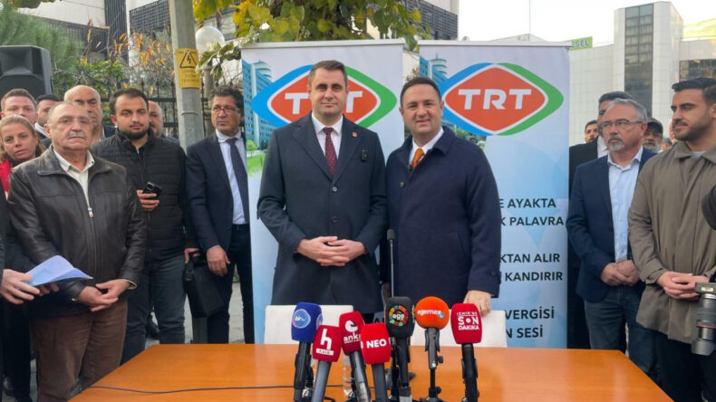 CHP&rsquo;li Akdoğan TRT &Ouml;n&uuml;nde 'Canlı Yayın' &Ccedil;ağrısını Yeniledi