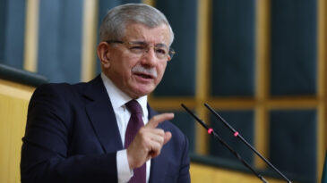 Davutoğlu Ana Muhalefeti Eleştirdi, İş Birliği &Ccedil;ağrısı Yaptı