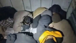 Demirlerin Arasında Ka&ccedil;ak G&ouml;&ccedil;menler Yakalandı