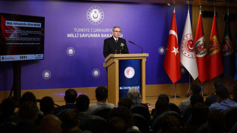 Dendias'ın F&uuml;ze Tehdidine Ankara'dan Yanıt