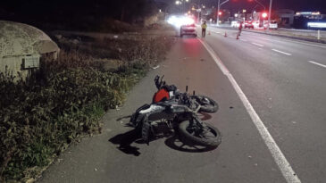 Devrilen Motosikletin S&uuml;r&uuml;c&uuml;s&uuml; Hayatını Kaybetti