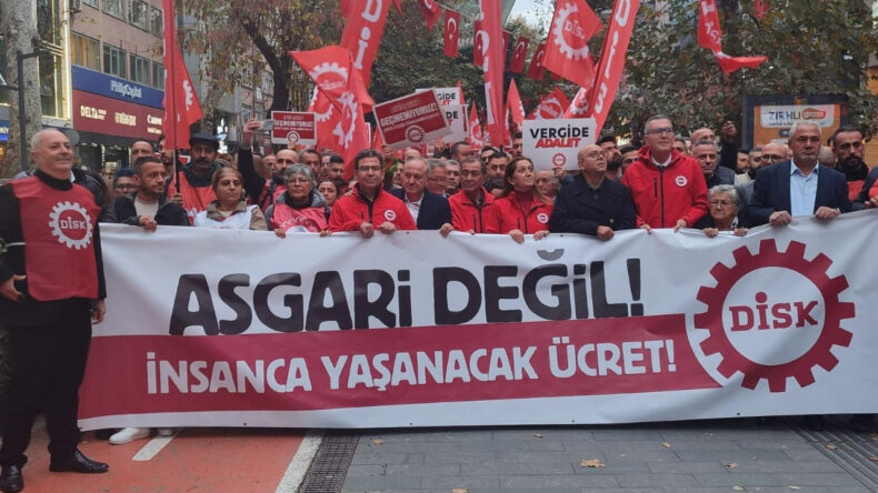 DİSK'ten Asgari &Uuml;cret Eylemi