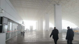 Diyarbakır'da Ulaşım Aksamaları: T&uuml;m U&ccedil;uşlar İptal Edildi