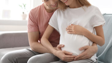 Doğum ve Babalık İzinleri Artırılıyor mu? Bakandan Dikkat &Ccedil;eken Toplantı