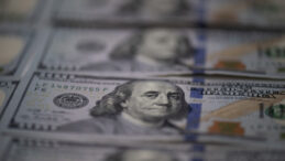 Dolar Haftaya 42,70 Liradan Başladı