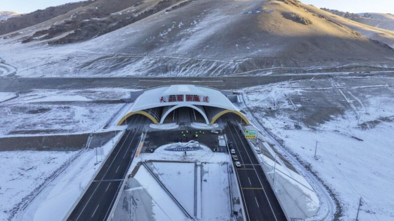 Dünyanın En Uzun Tünel Otoyolu Açıldı