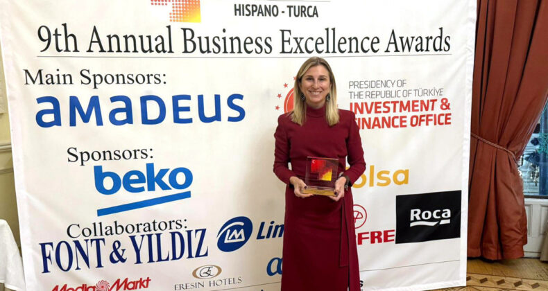 Ebru Özdemir'e İspanya'dan "Mesleki Liyakat Ödülü"