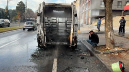 Ekmek Teknesi Alev Alev Yandı, Vatandaşlar Şaşkın Bakışlarla İzledi