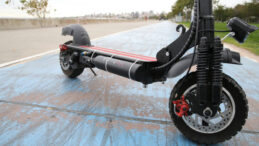 Elektrikli Skuterlere Yeni D&uuml;zenleme: Hızları Otomatik Olarak D&uuml;ş&uuml;r&uuml;lecek