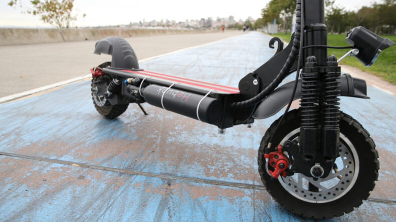 Elektrikli Skuterlere Yeni D&uuml;zenleme: Hızları Otomatik Olarak D&uuml;ş&uuml;r&uuml;lecek