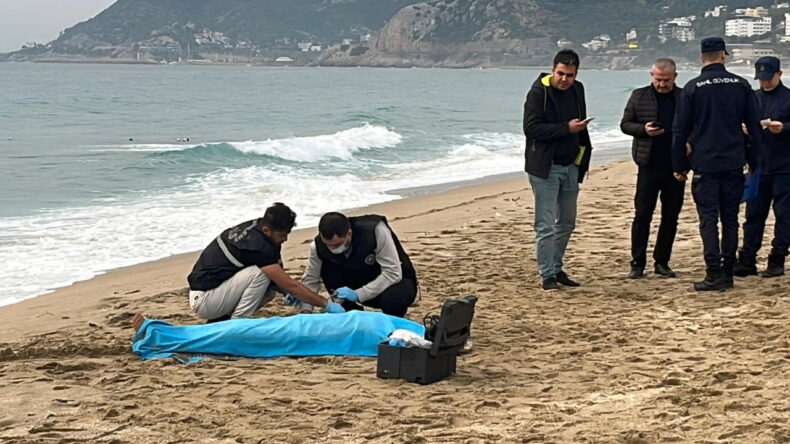 Endonezya Uyruklu Kadın Sahilde Hayatını Kaybetti