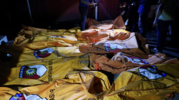 Endonezya&rsquo;da Huzurevinde Yangın: 16 Kişi Hayatını Kaybetti