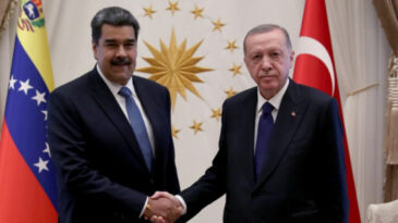 Erdoğan, Maduro ile G&ouml;r&uuml;şt&uuml;